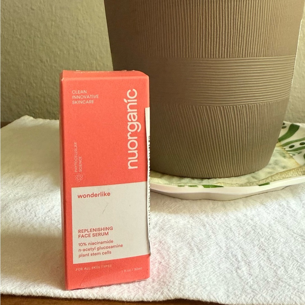 Nuorganic face serum